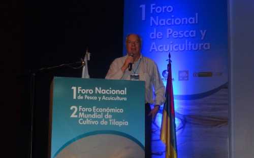 Roland Wiefels, presentando el Consumo de pescado en el Siglo XXI