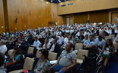 Los participantes atentos