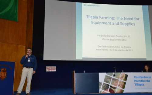 Felipe Sulicy presentando las necesidades de equipos en la acuicultura de la tilapia