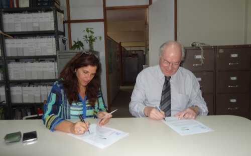Gabriela Pignataro y Roland Wiefels firman el convenio